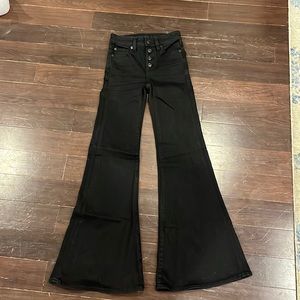 American eagle low rise black flare leggings